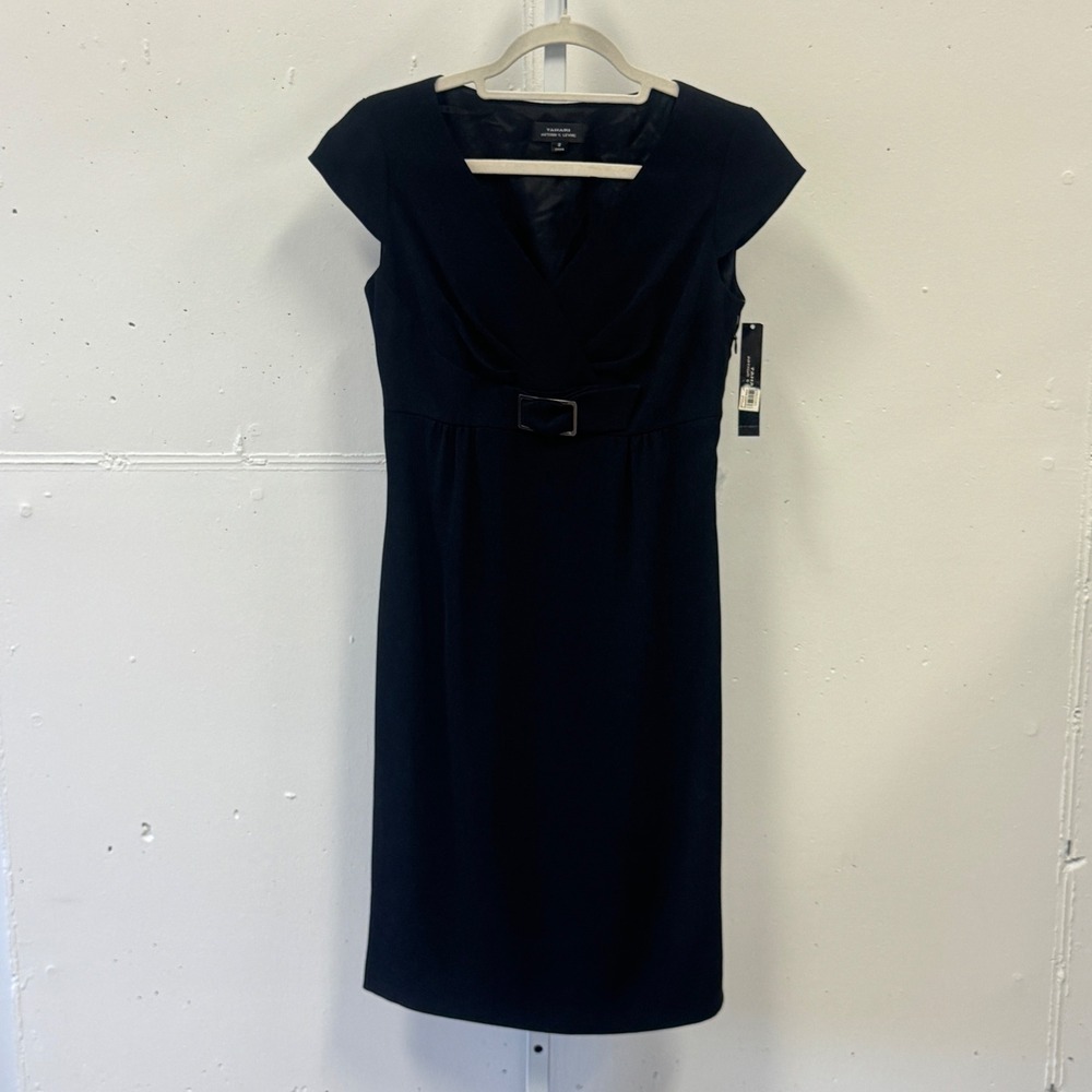 NWT Tahari Arthur S Levine Charlotte Cap Sleeve Buckle Sheath Dress 2 Career Blk